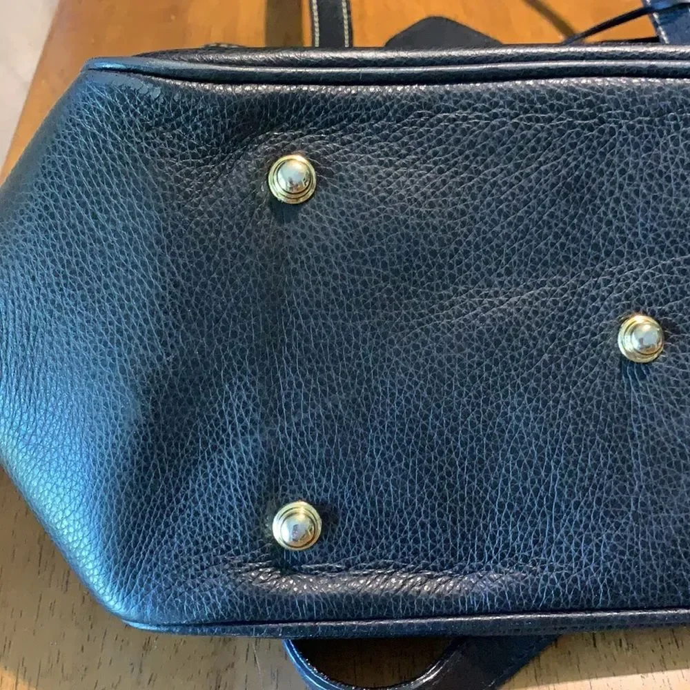 Dooney & Bourke black leather tote handbag
